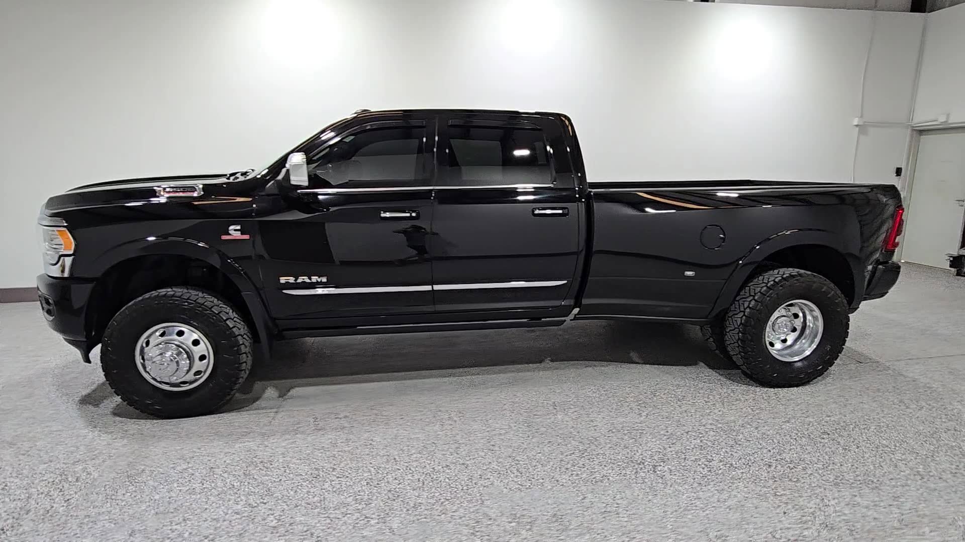 Used 2021 RAM 3500 Limited AWD/4WD image 5