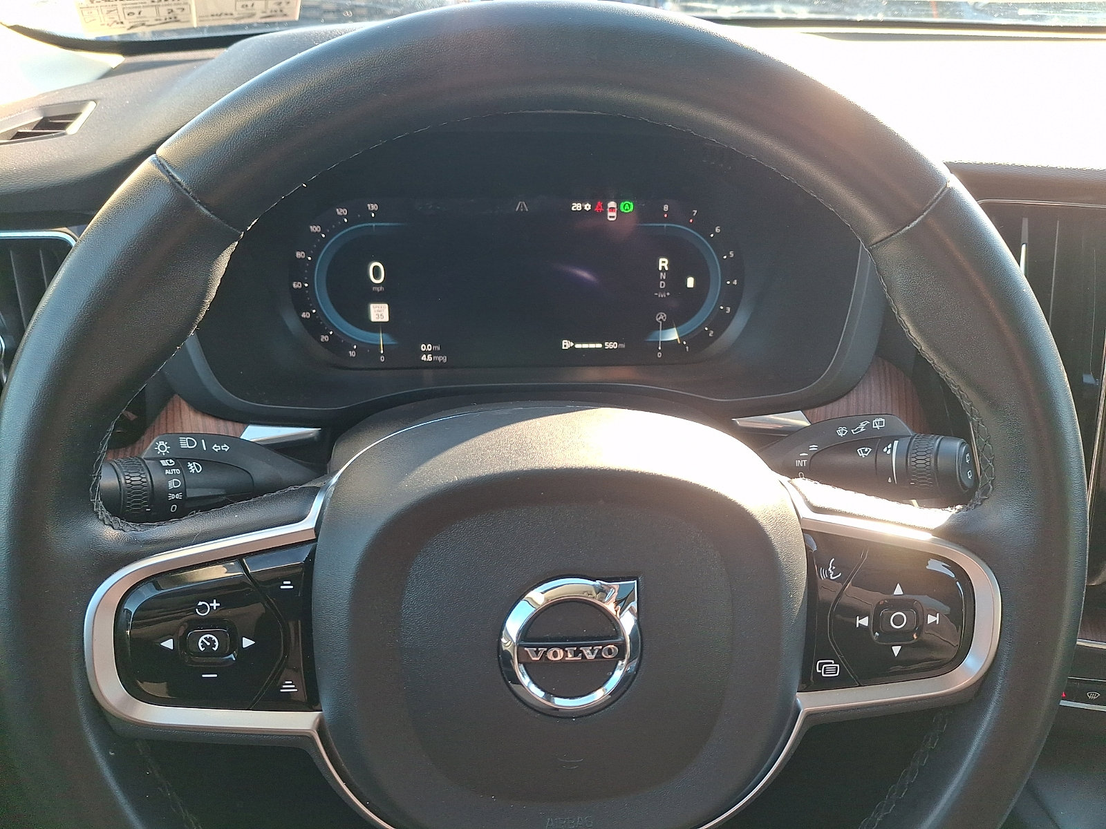 Used 2023 Volvo XC60 B5 Plus image 20