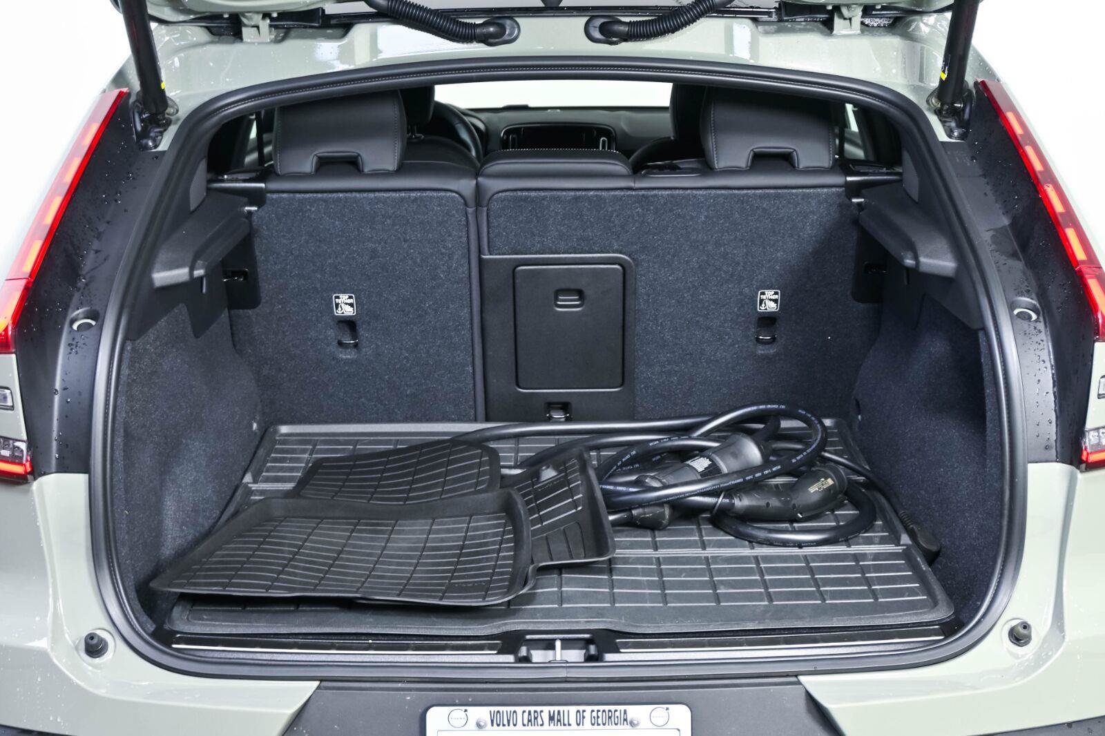 Certified 2023 Volvo C40 P8 Recharge Ultimate w/ Protection Package Premier AWD/4WD image 30