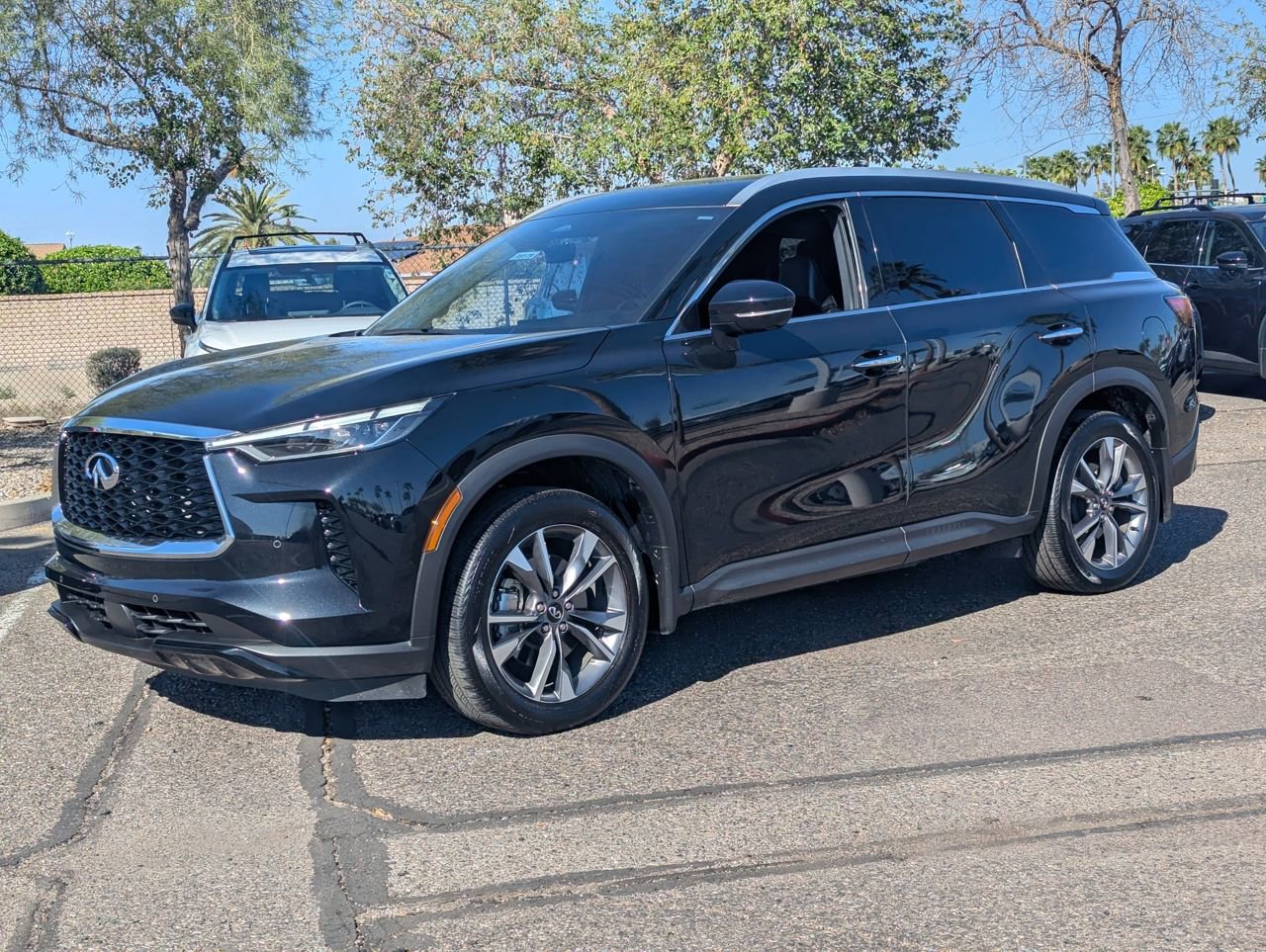 Certified 2023 INFINITI QX60 Luxe w/ Cargo Package image 3