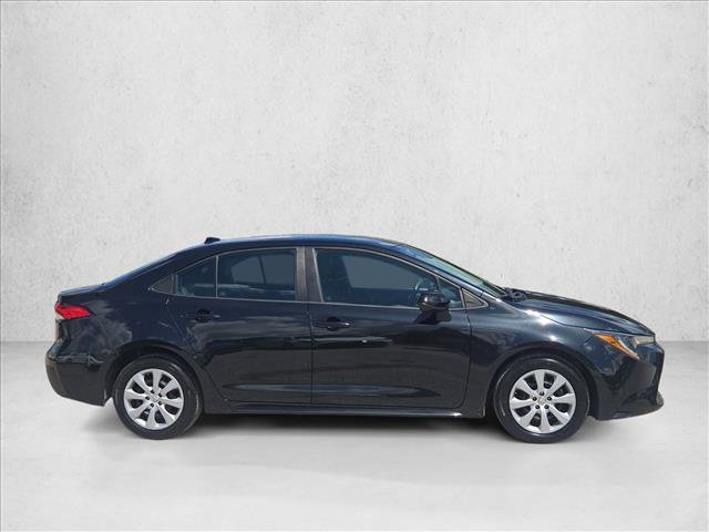 Used 2022 Toyota Corolla LE FWD image 4