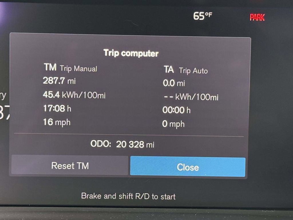 Used 2023 Volvo XC40 Recharge Plus image 5