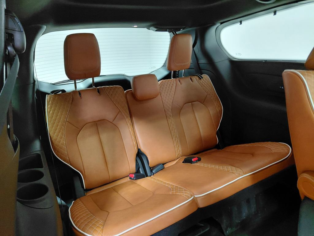 Used 2024 Chrysler Pacifica Pinnacle w/ Trailer Tow Group FWD image 29