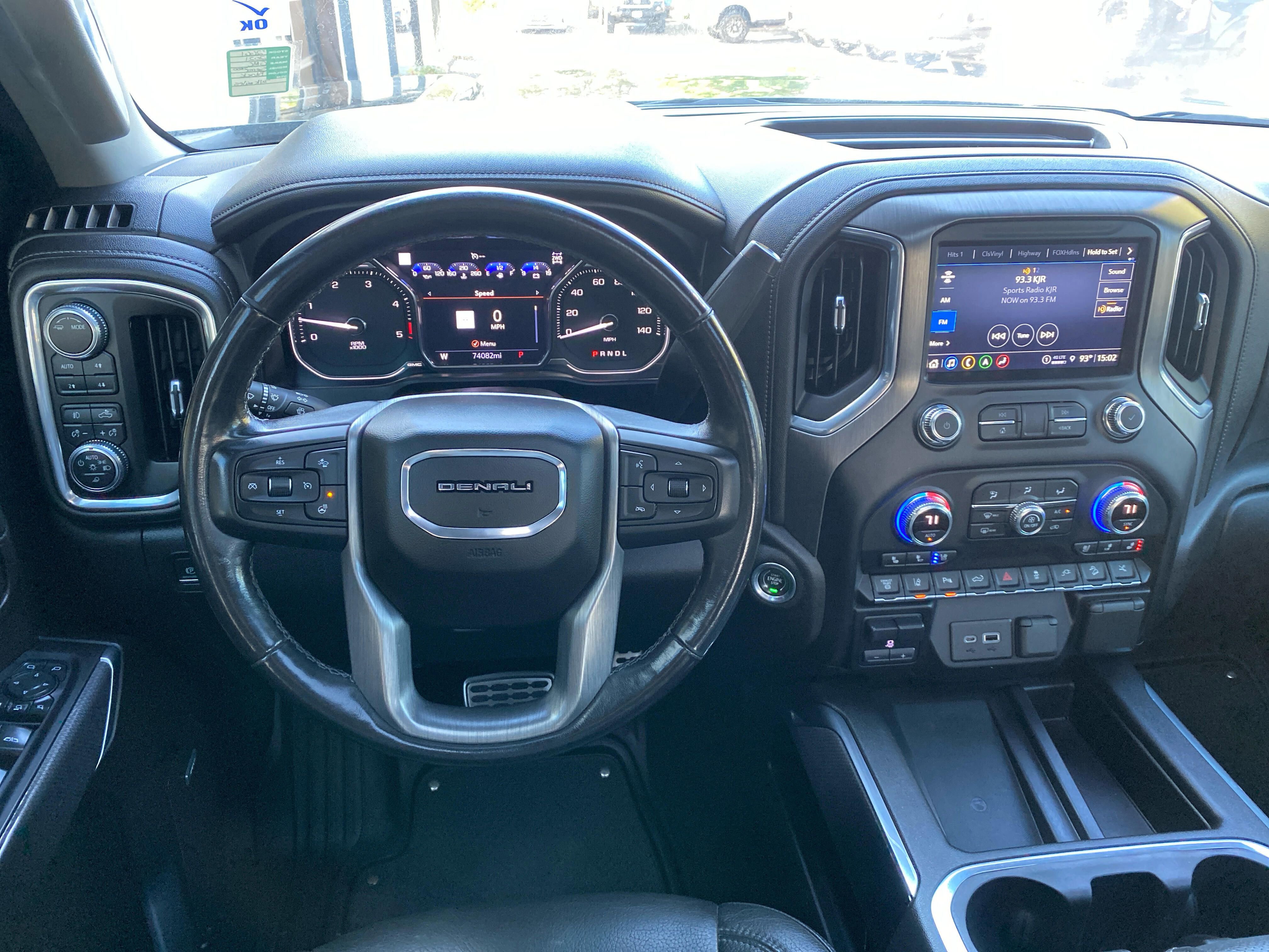 Used 2021 GMC Sierra 2500 Denali w/ Denali Black Diamond Edition image 15