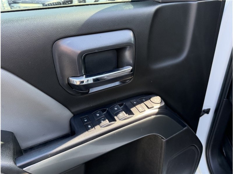 Used 2018 Chevrolet Silverado 1500 LT w/ Texas Edition RWD image 16
