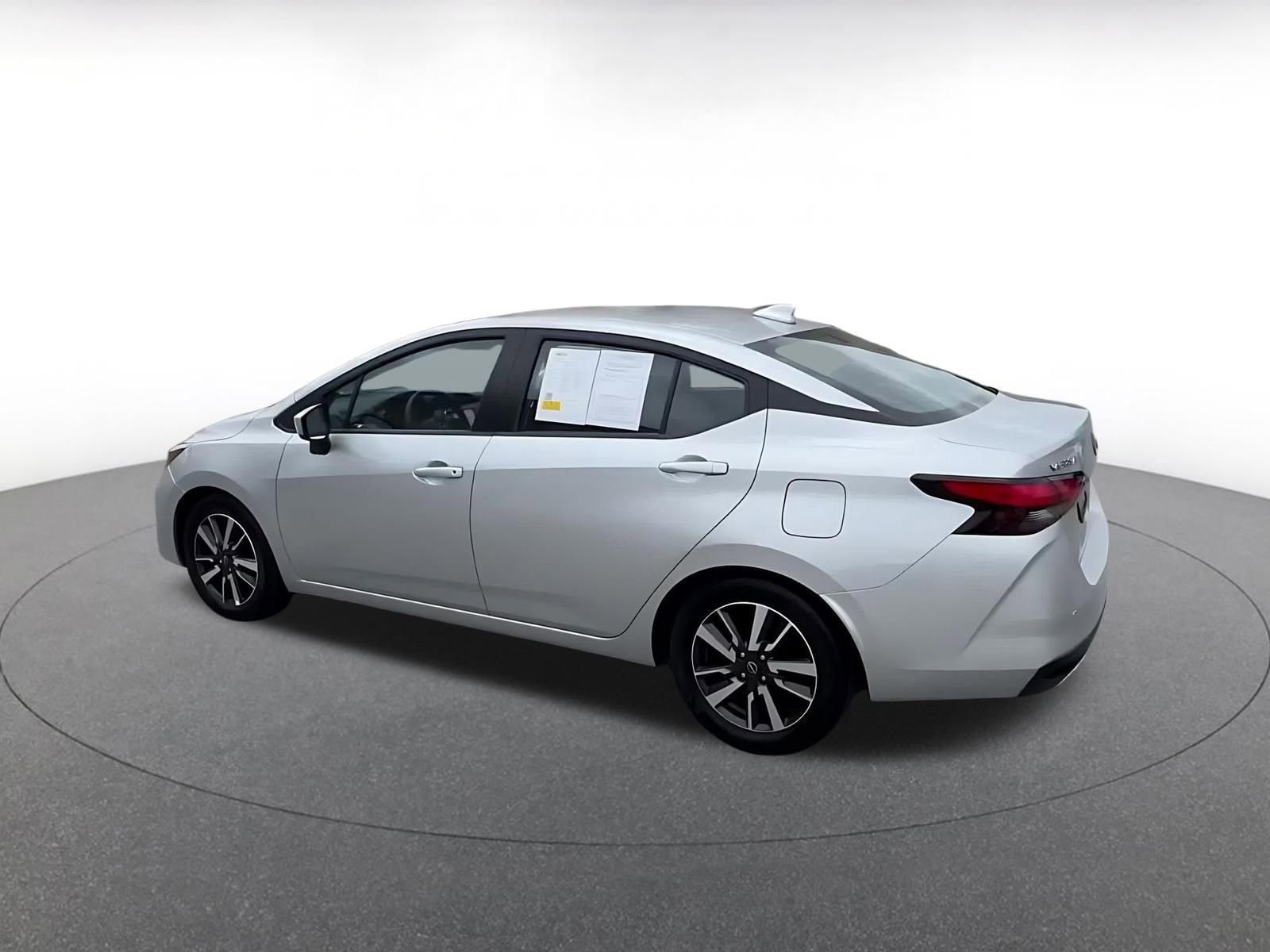 Used 2025 Nissan Versa SV FWD image 10