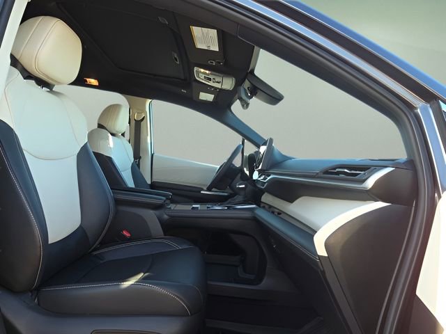 Used 2025 Toyota Sienna Limited image 15