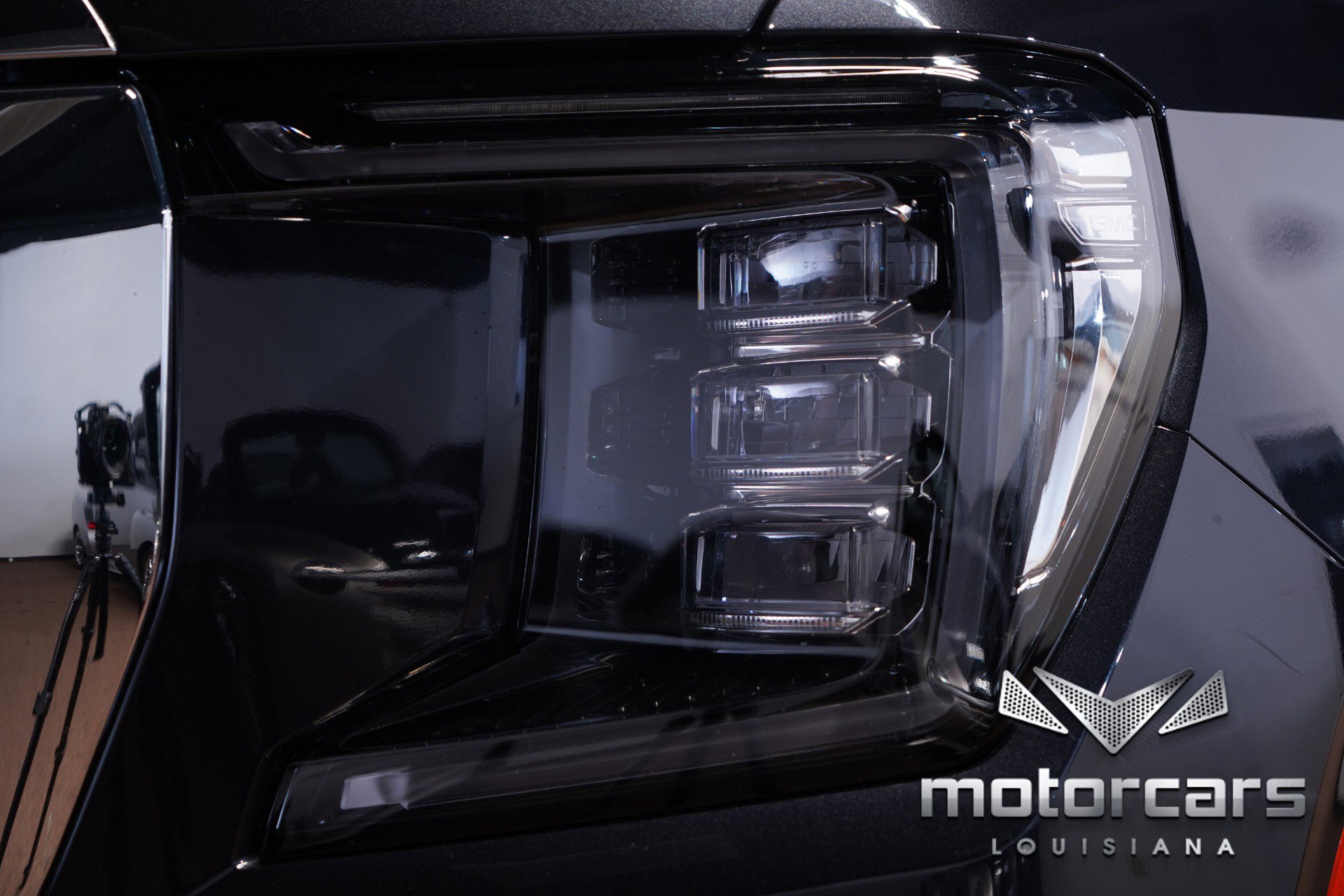 Used 2023 GMC Yukon SLT w/ SLT Premium Package image 11