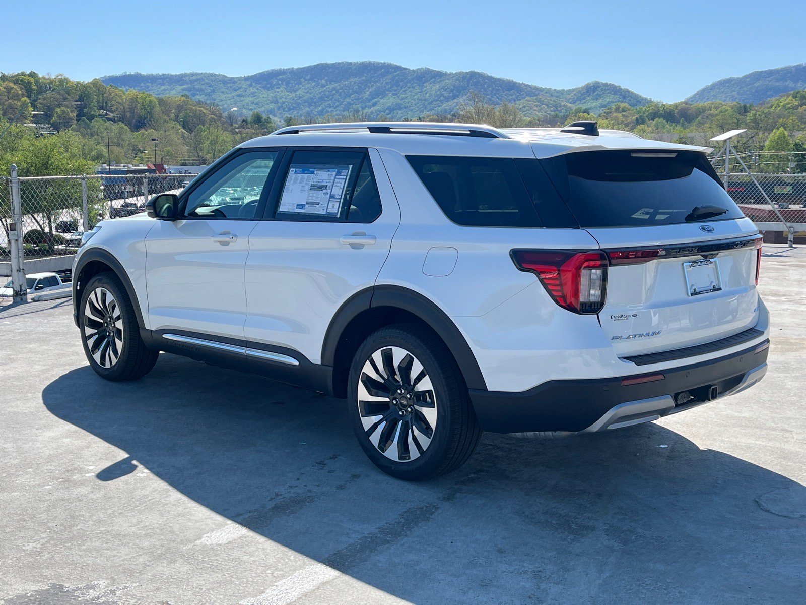 New 2026 Ford Explorer Platinum w/ LUX Leather Package AWD/4WD image 4