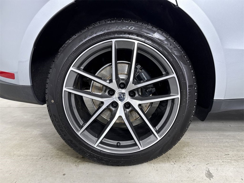 Used 2025 Porsche Macan image 16