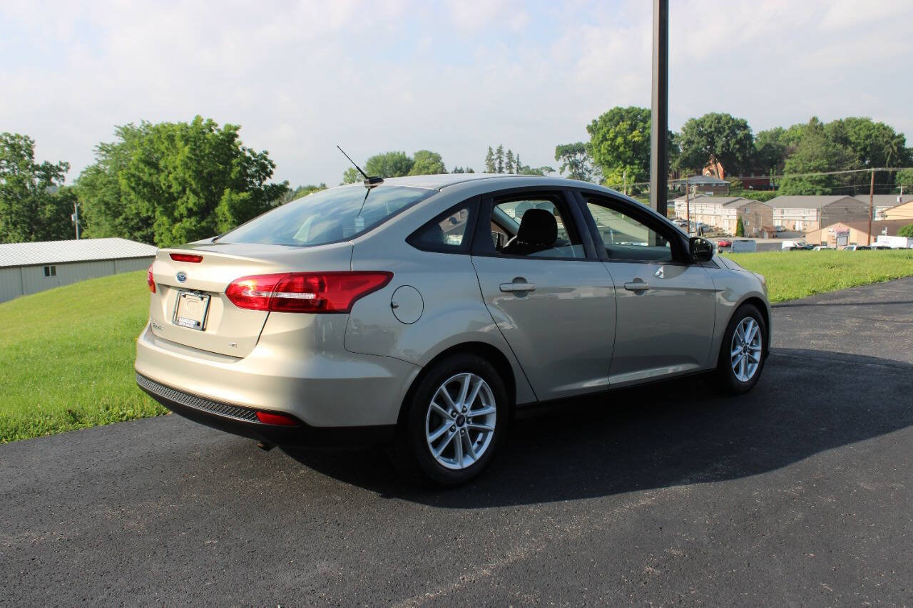 Used 2015 Ford Focus SE FWD image 5