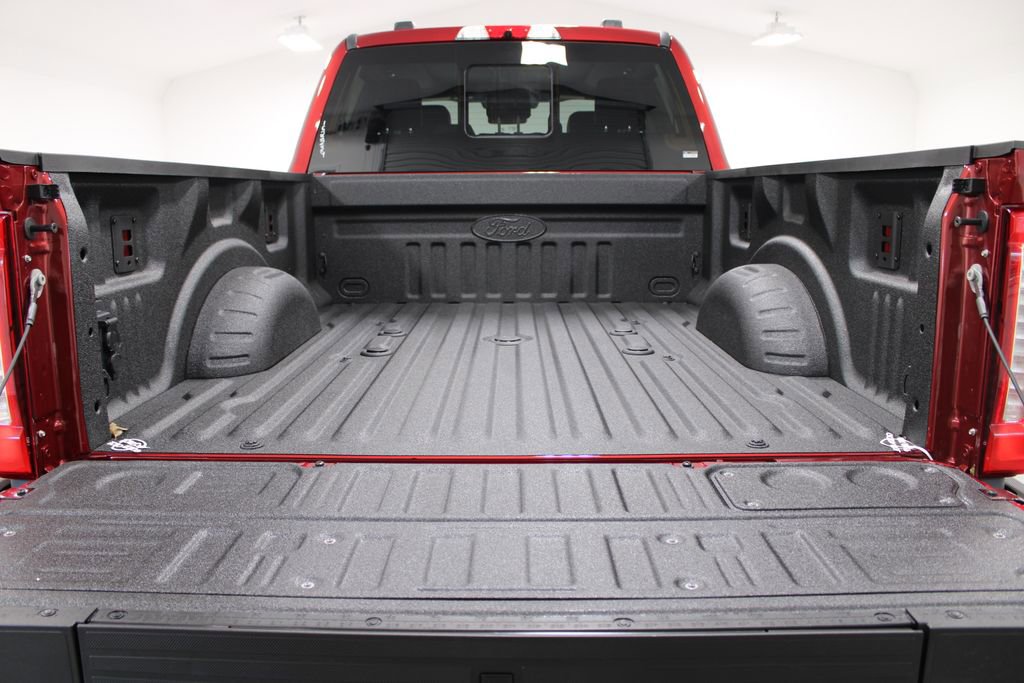 New 2026 Ford F250 Lariat w/ Black Appearance Package image 18