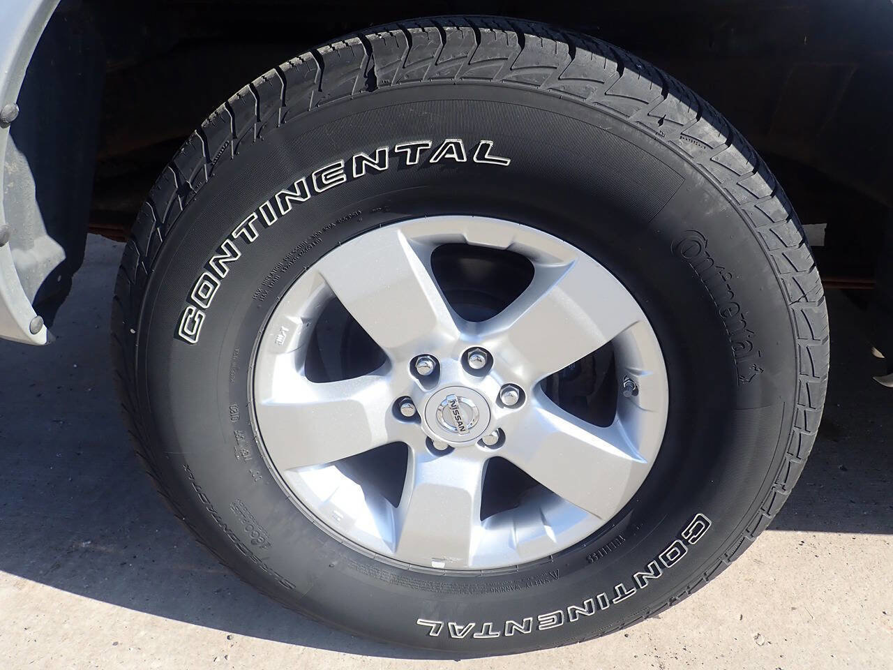 Used 2012 Nissan Frontier SV w/ SV Premium Utility Pkg image 28