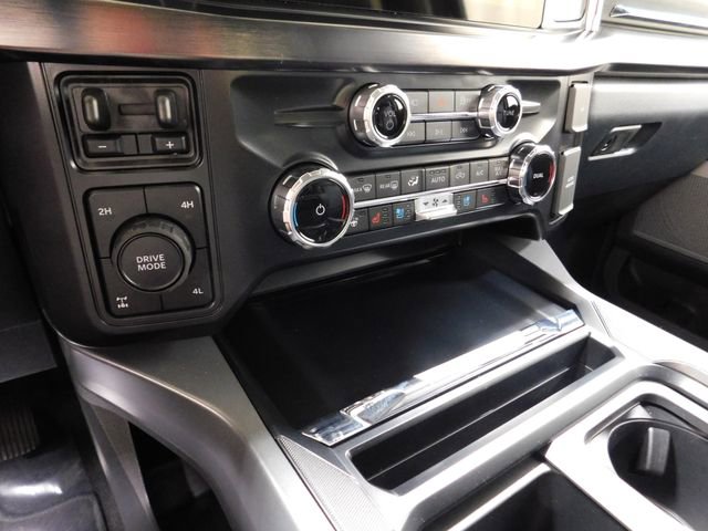 New 2026 Ford F250 Lariat w/ Black Appearance Package image 24