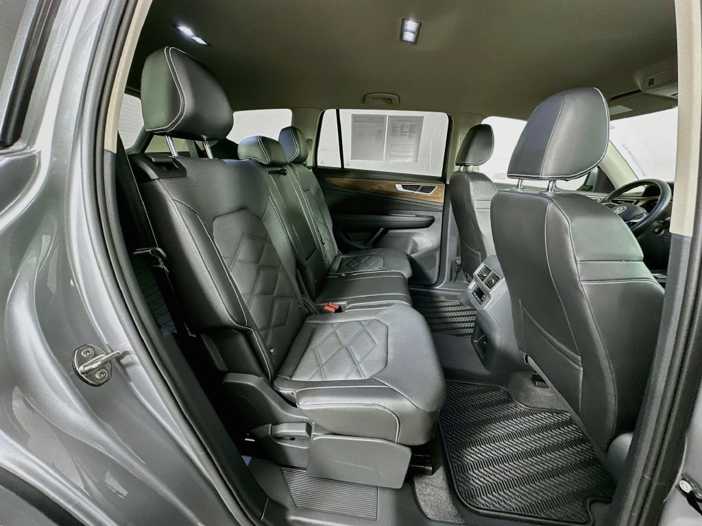 Used 2024 Volkswagen Atlas SE AWD/4WD image 34