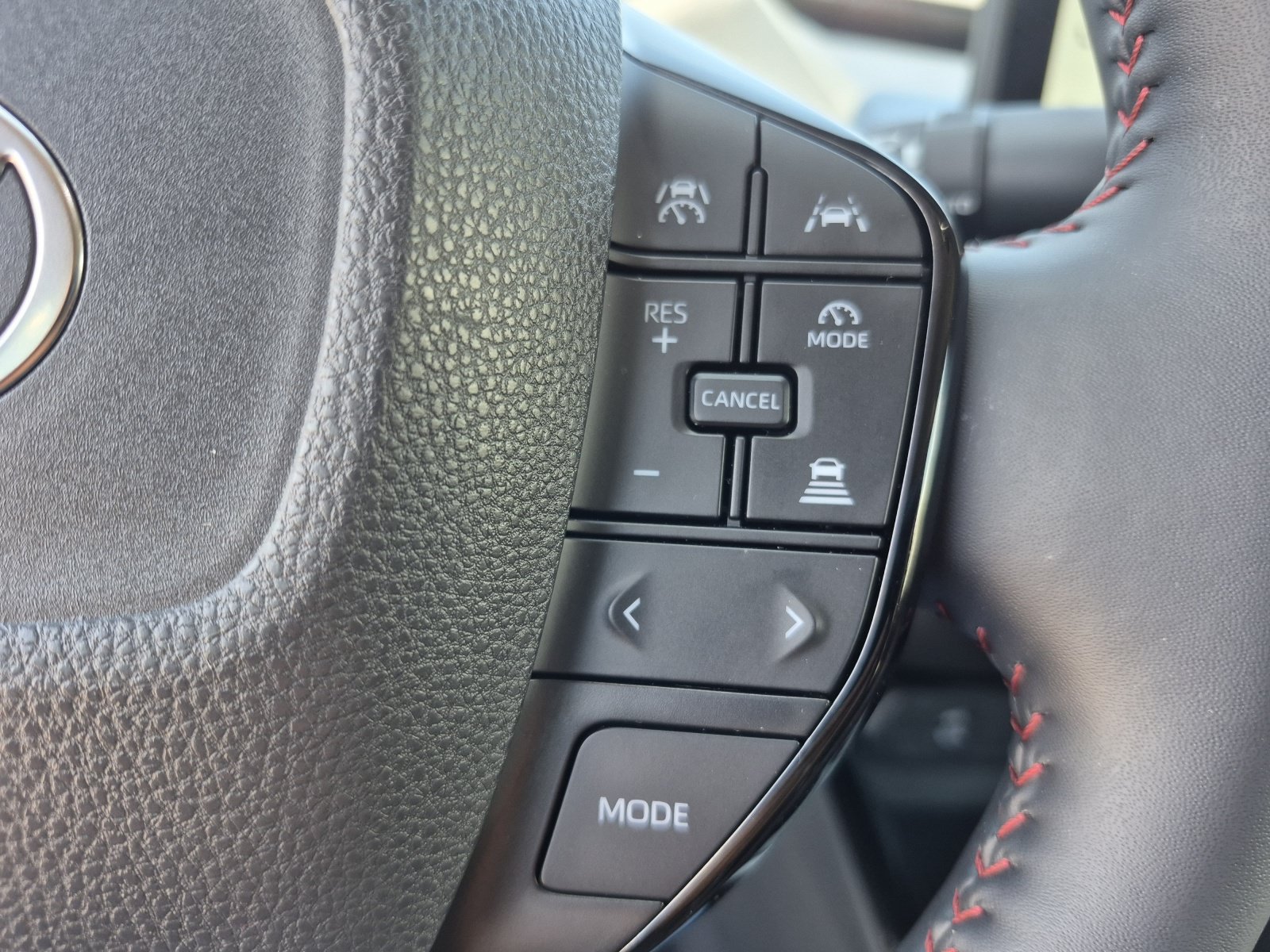 Certified 2026 Toyota Prius Plug-In Hybrid FWD image 27