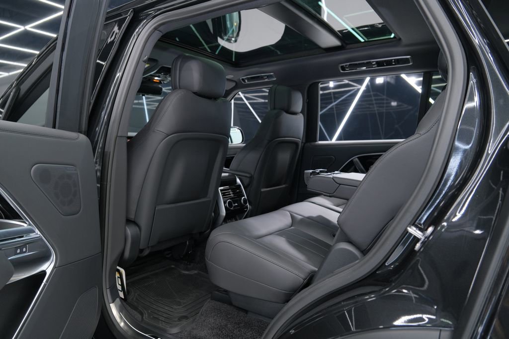 Used 2026 Land Rover Range Rover Long Wheelbase SE image 54