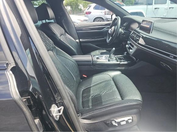 Used 2021 BMW 740i xDrive w/ M Sport Package AWD/4WD image 4