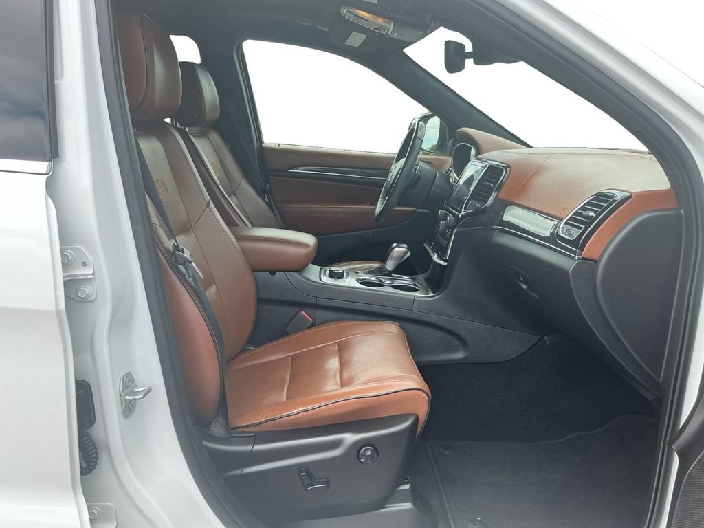 Used 2020 Jeep Grand Cherokee Overland AWD/4WD image 22