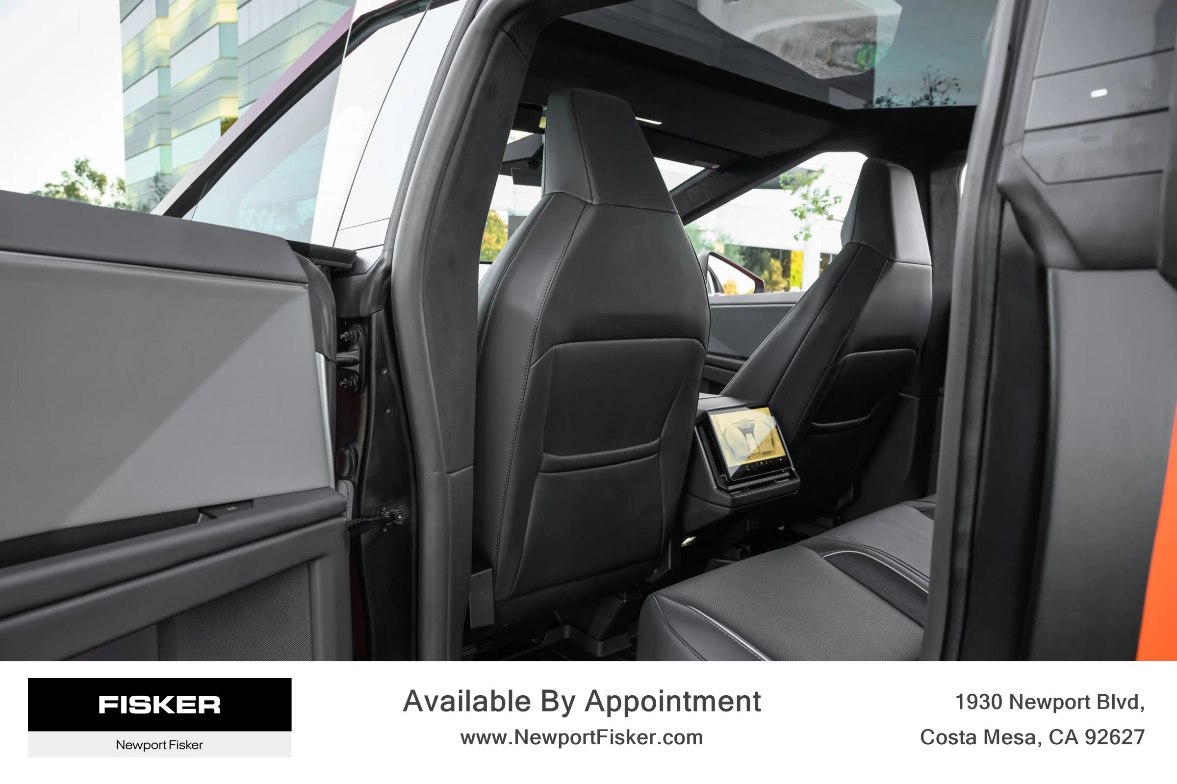 Used 2024 Tesla Cybertruck AWD Crew Cab image 34