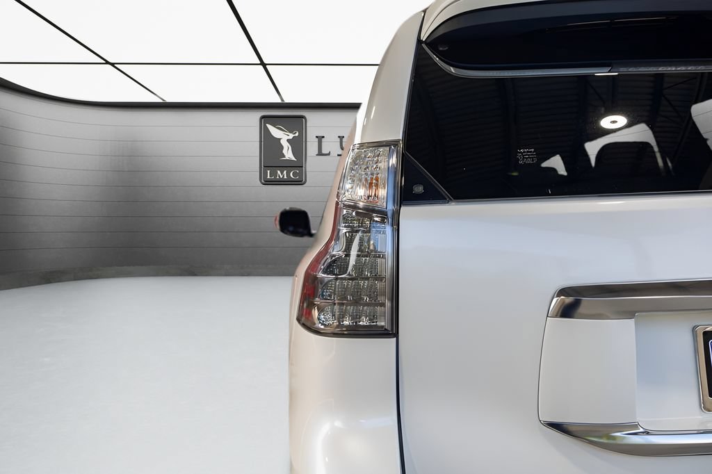 Used 2021 Lexus GX 460 Premium w/ Premium Package AWD/4WD image 15