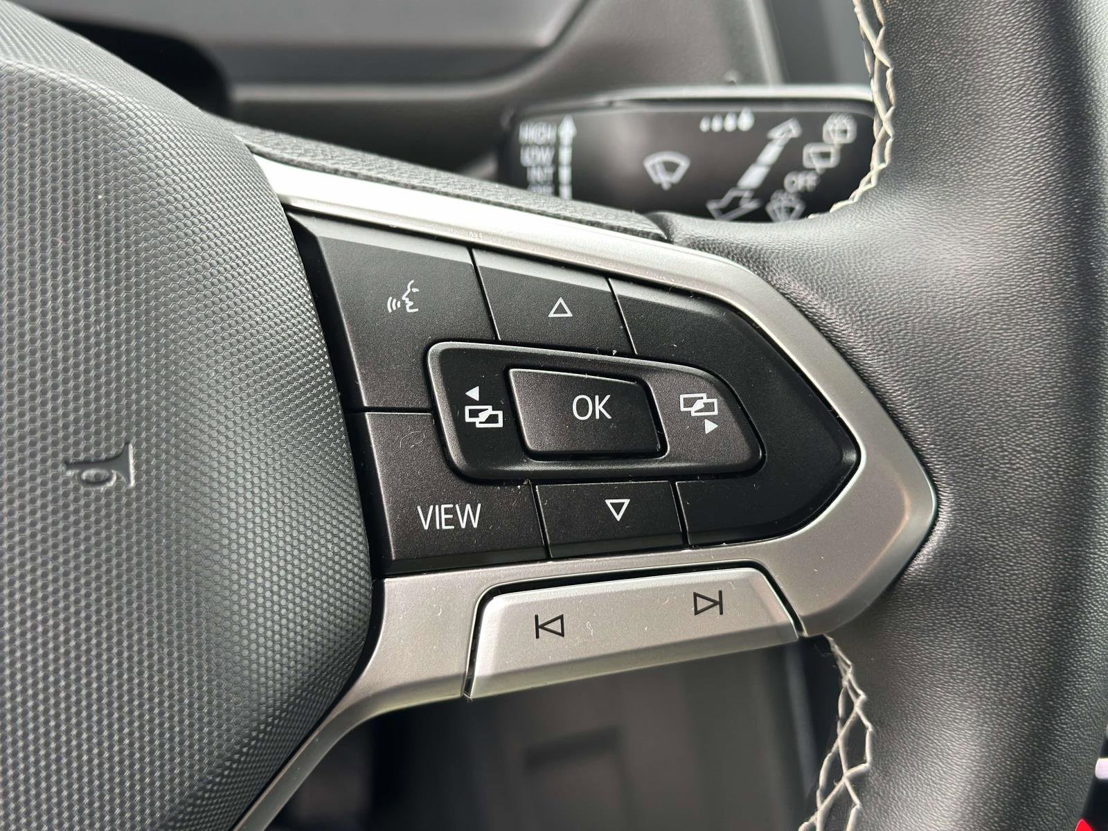 Used 2022 Volkswagen Tiguan SE image 14