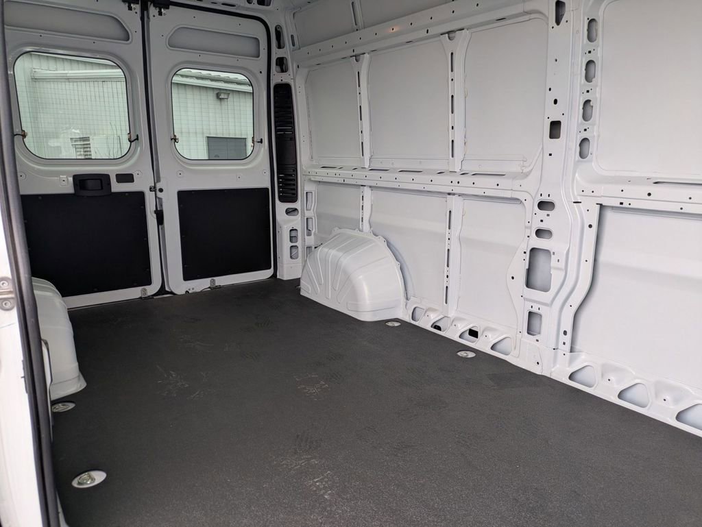 Used 2024 RAM ProMaster 2500 image 32