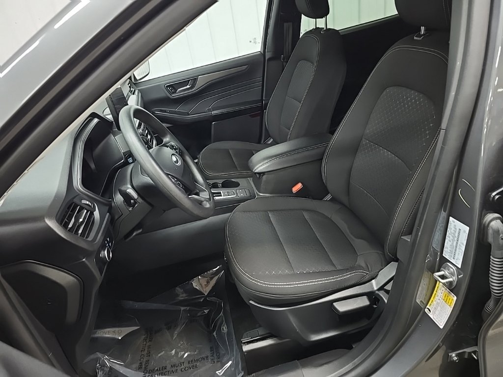 Certified 2025 Ford Escape Active AWD/4WD image 30