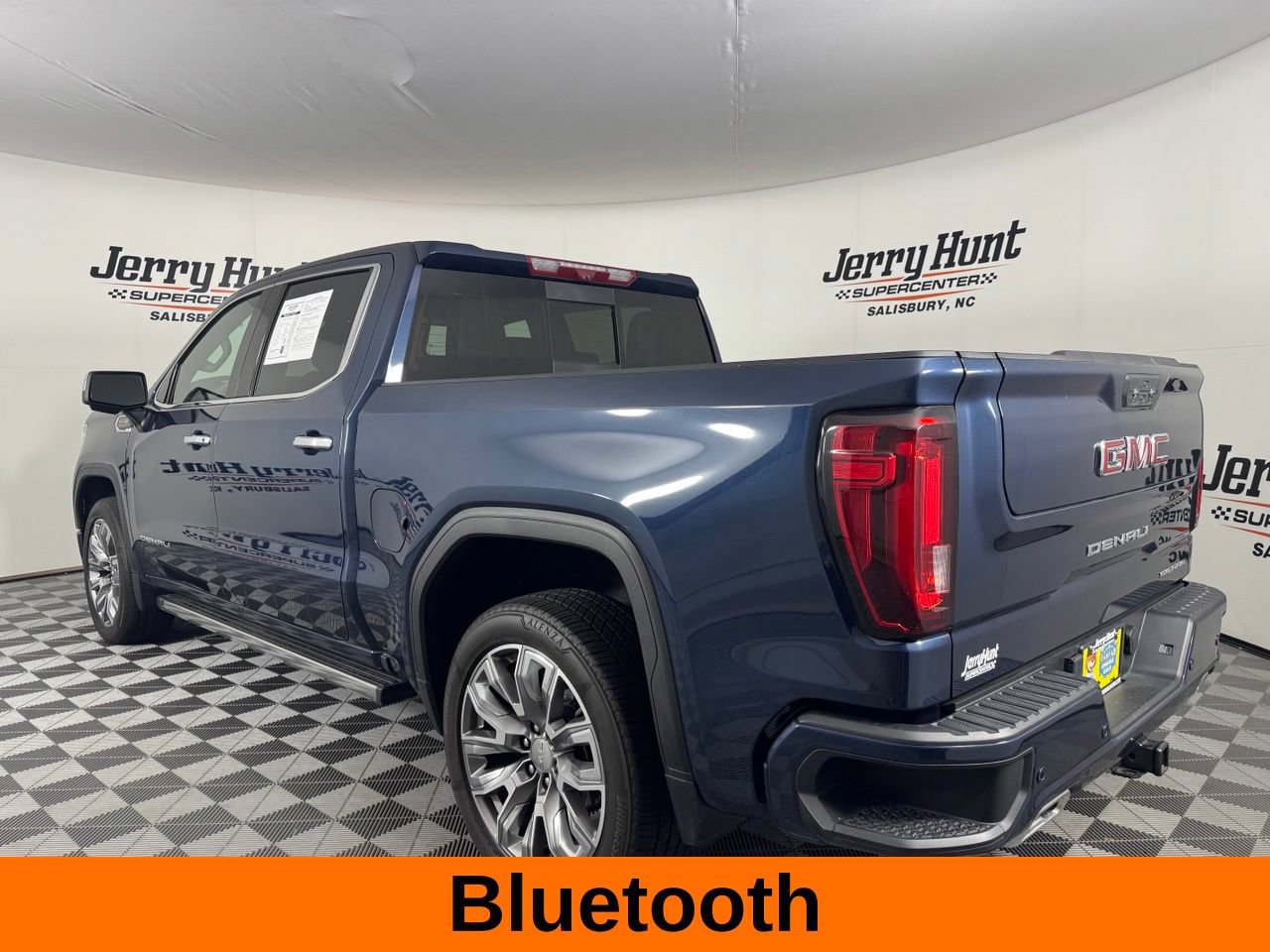Used 2023 GMC Sierra 1500 Denali w/ Denali Reserve Package AWD/4WD image 10