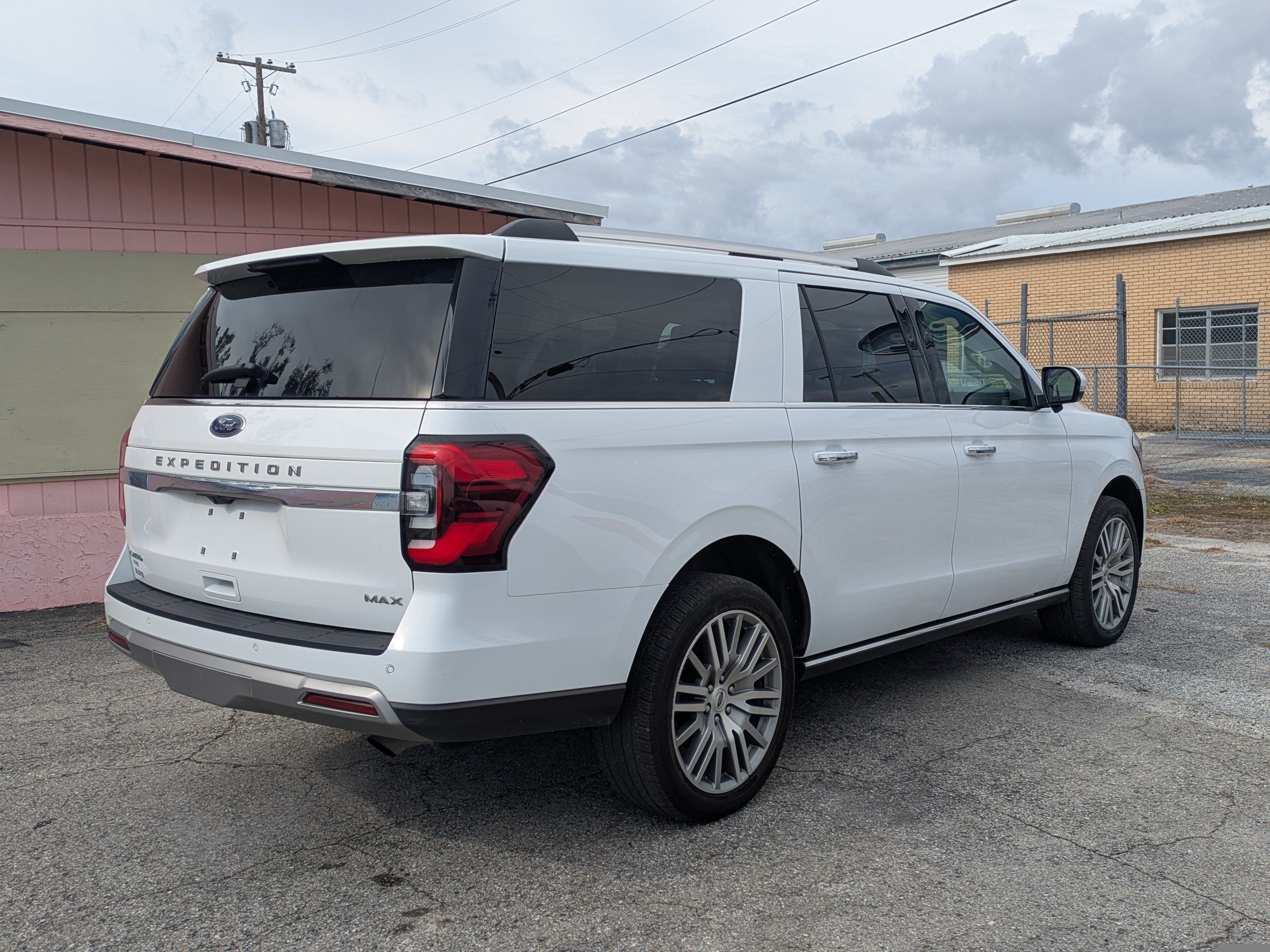 Certified 2023 Ford Expedition Max Limited AWD/4WD image 4