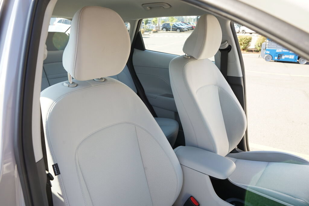 Certified 2025 Hyundai Kona SE FWD image 21