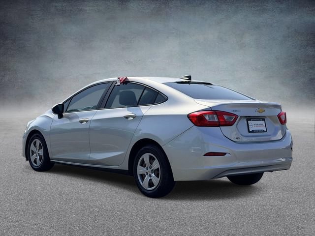 Used 2017 Chevrolet Cruze LS FWD image 4