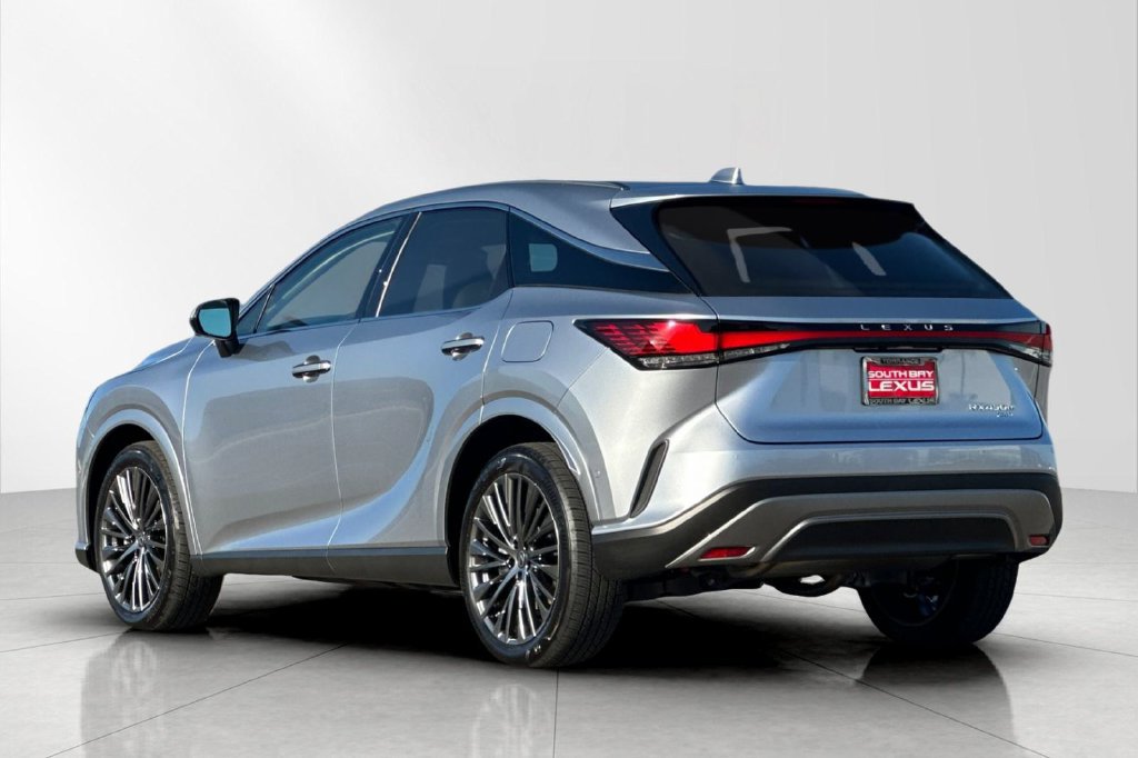 Used 2026 Lexus RX 450h AWD w/ Convenience Package image 4