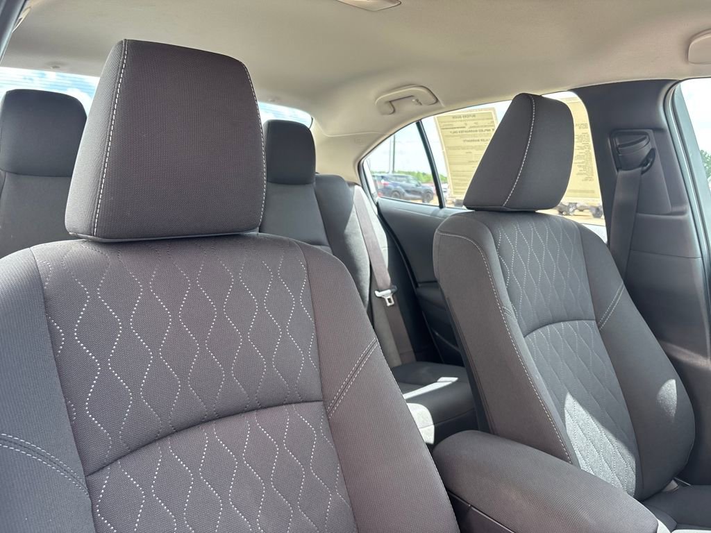 Used 2025 Toyota Corolla LE w/ LE Premium Package image 17