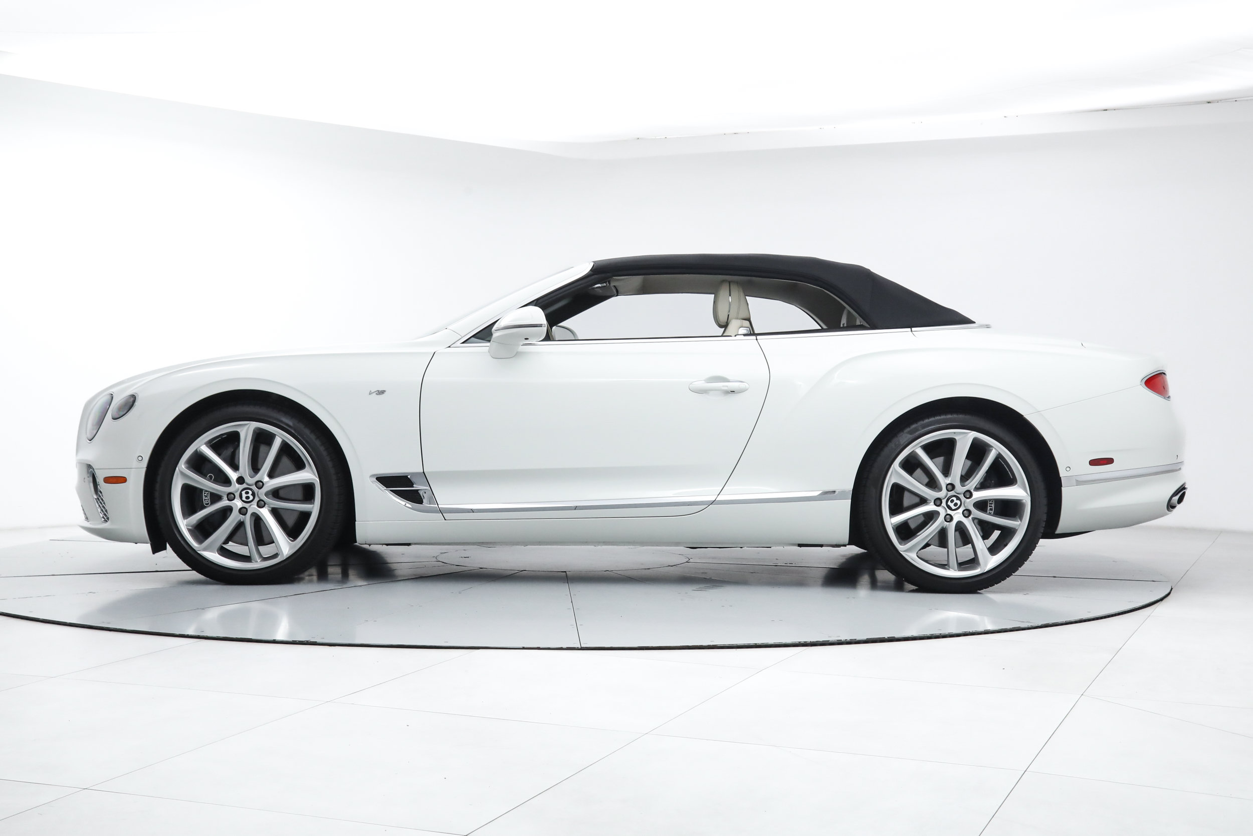 Used 2022 Bentley Continental GT AWD/4WD image 3