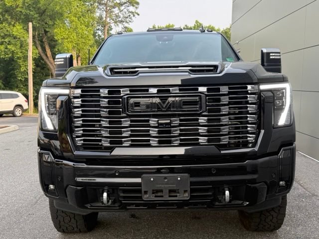 Used 2025 GMC Sierra 3500 Denali Ultimate AWD/4WD image 4
