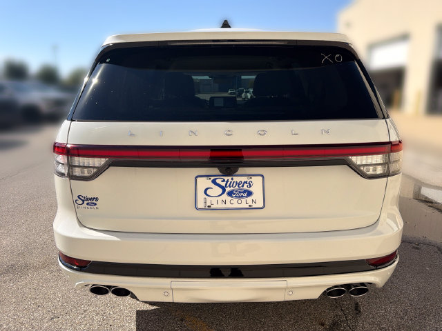 New 2026 Lincoln Aviator AWD w/ Jet Appearance Package image 7