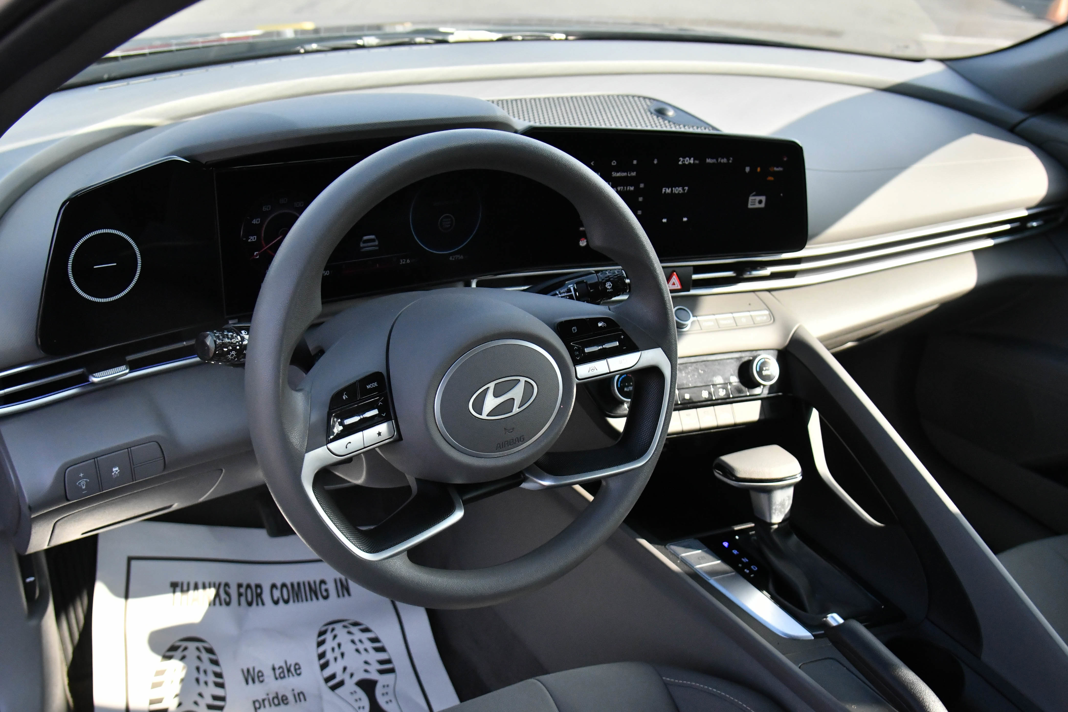 Used 2024 Hyundai Elantra SEL image 14