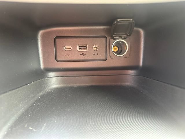 Used 2024 Chevrolet Equinox LT FWD image 23