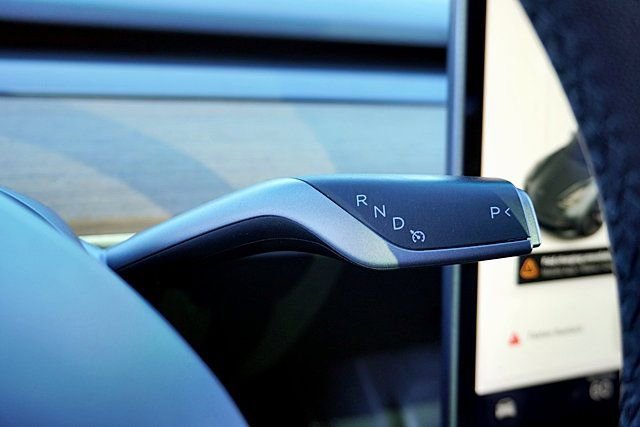 Used 2021 Tesla Model 3 Standard Range Plus image 36