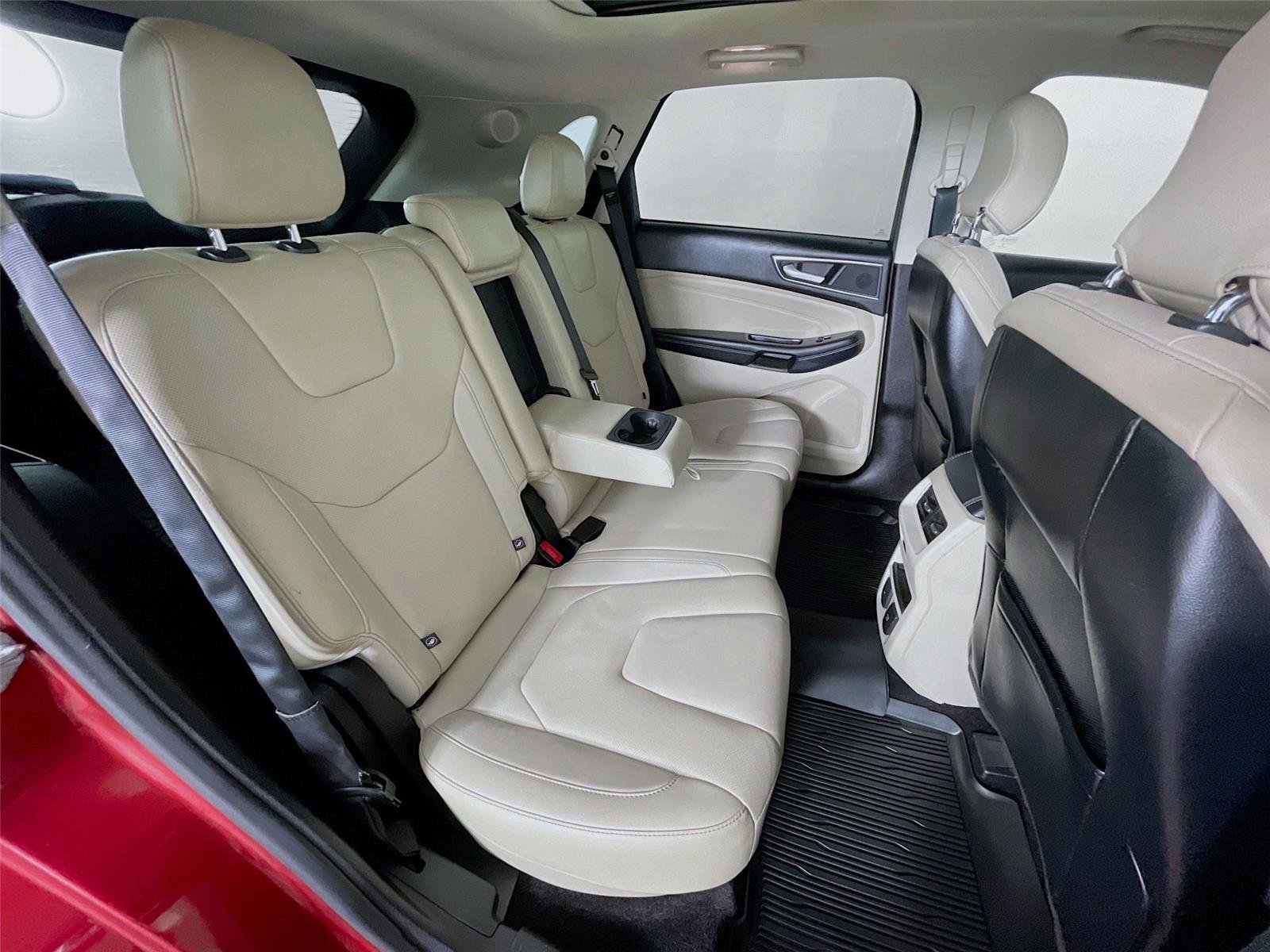 Used 2015 Ford Edge Titanium w/ Equipment Group 302A image 32