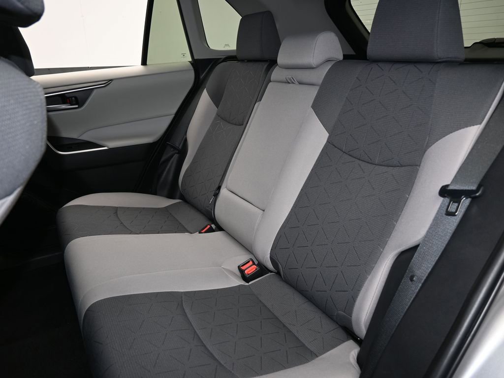 Used 2023 Toyota RAV4 XLE image 33