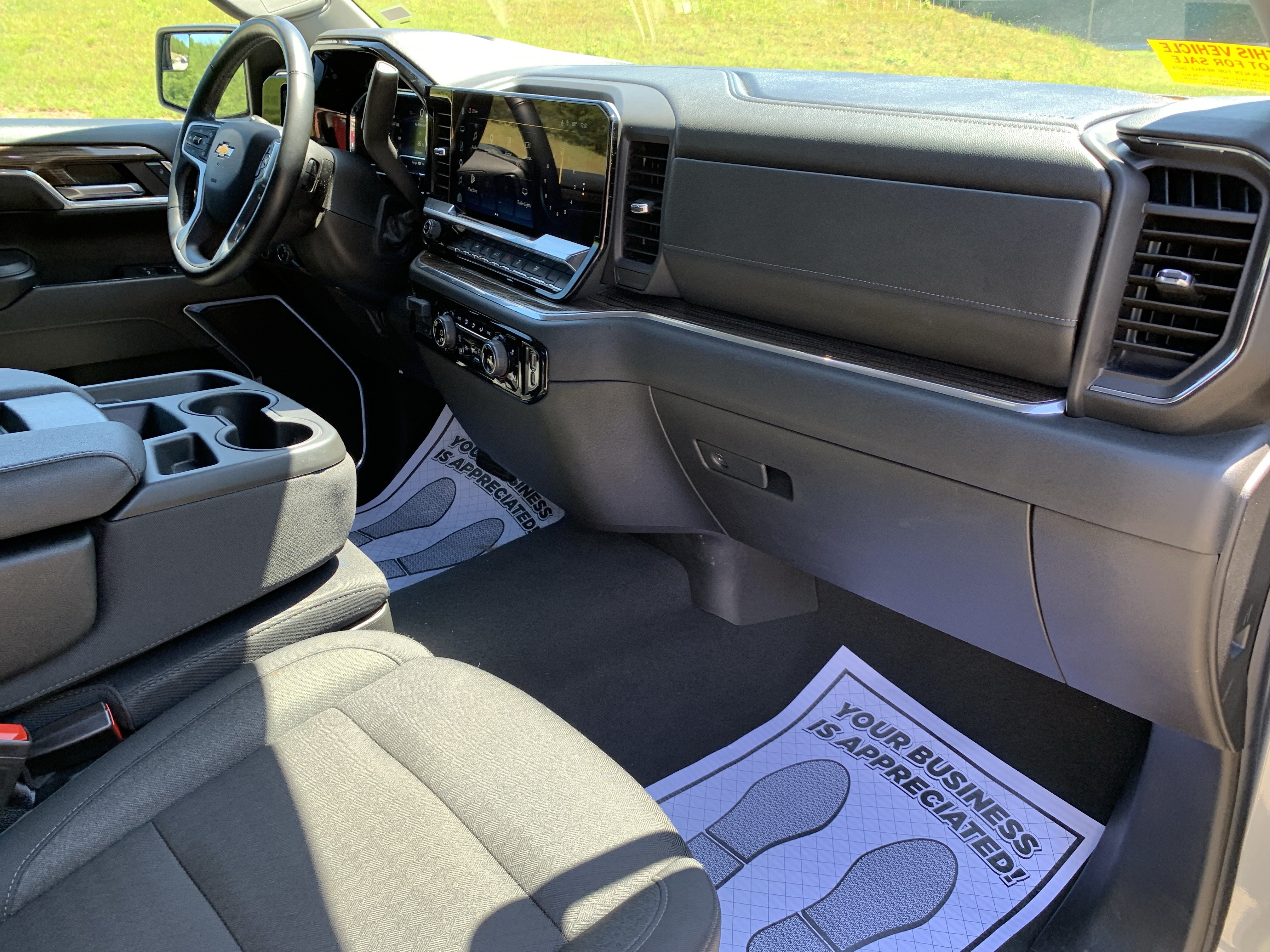 Used 2025 Chevrolet Silverado 1500 LT AWD/4WD image 42