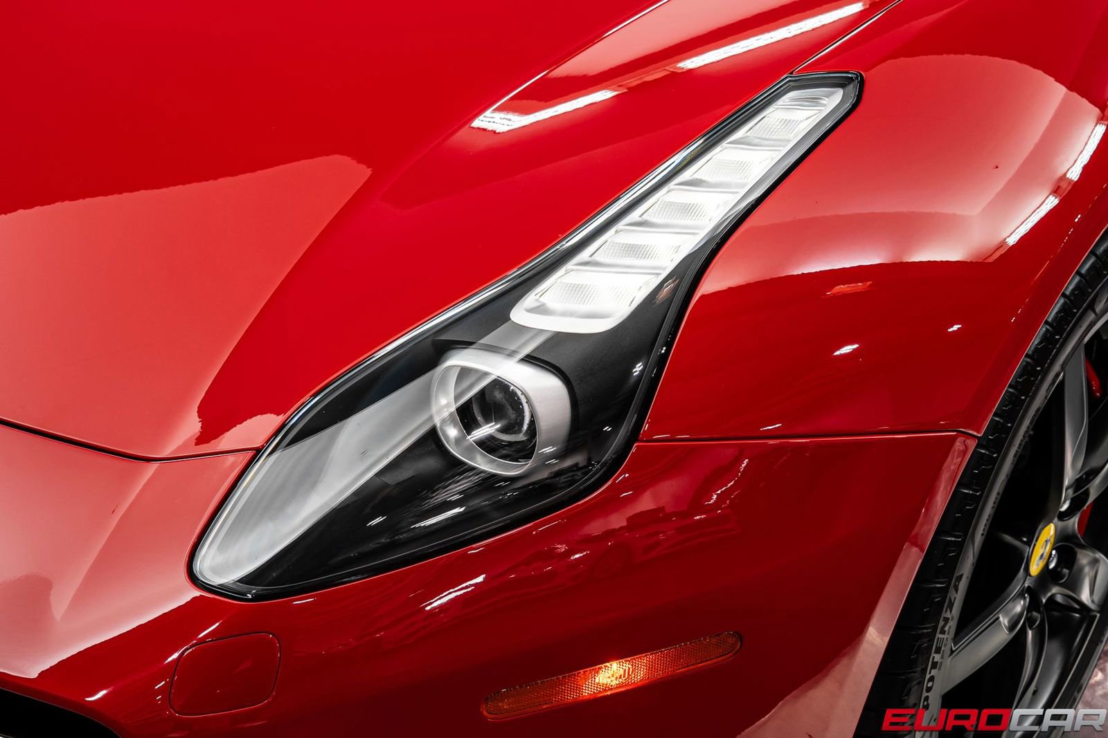 Used 2016 Ferrari California T image 14