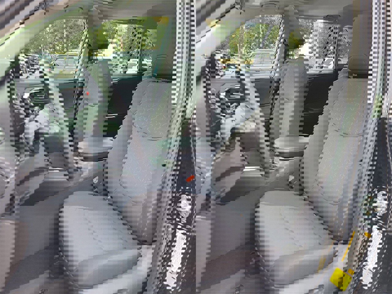 Used 2025 Toyota RAV4 XLE image 17