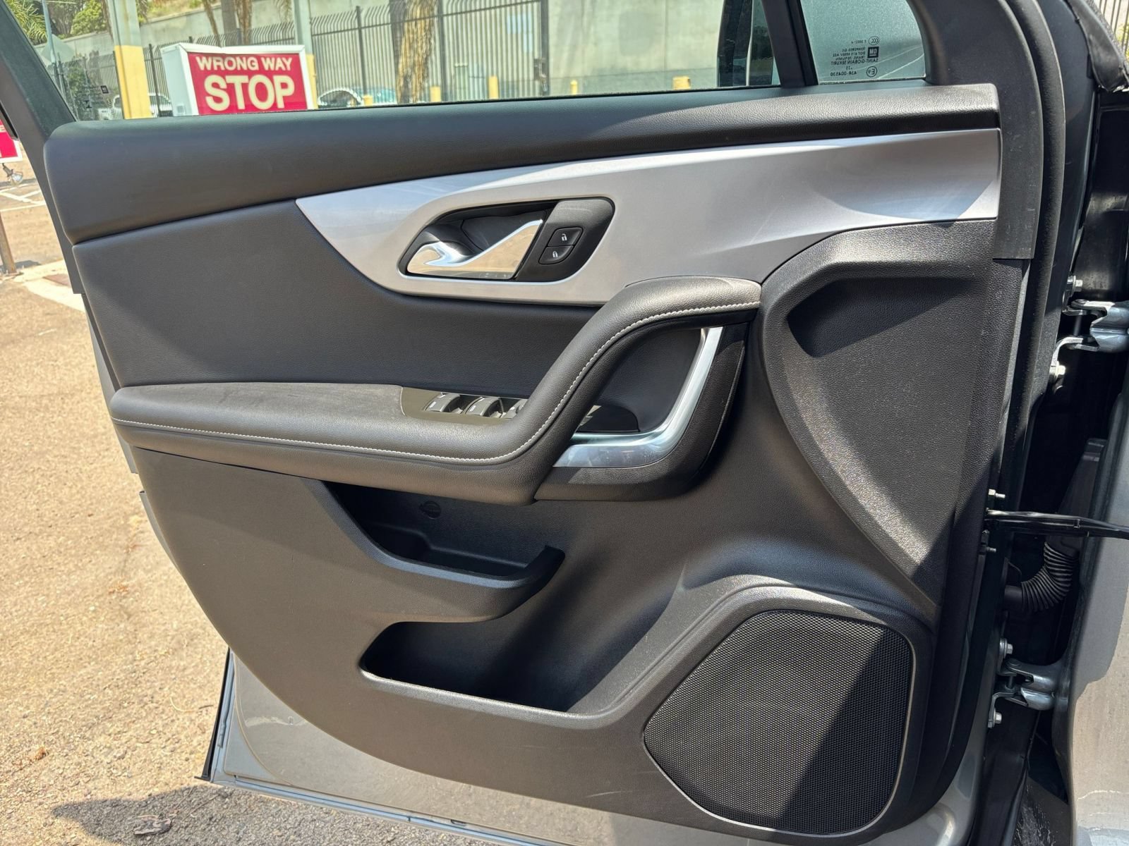 Used 2025 Chevrolet Blazer LT FWD image 15