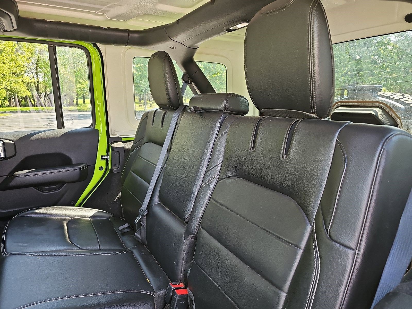 Used 2021 Jeep Wrangler Unlimited Sahara w/ Cold Weather Group AWD/4WD image 15