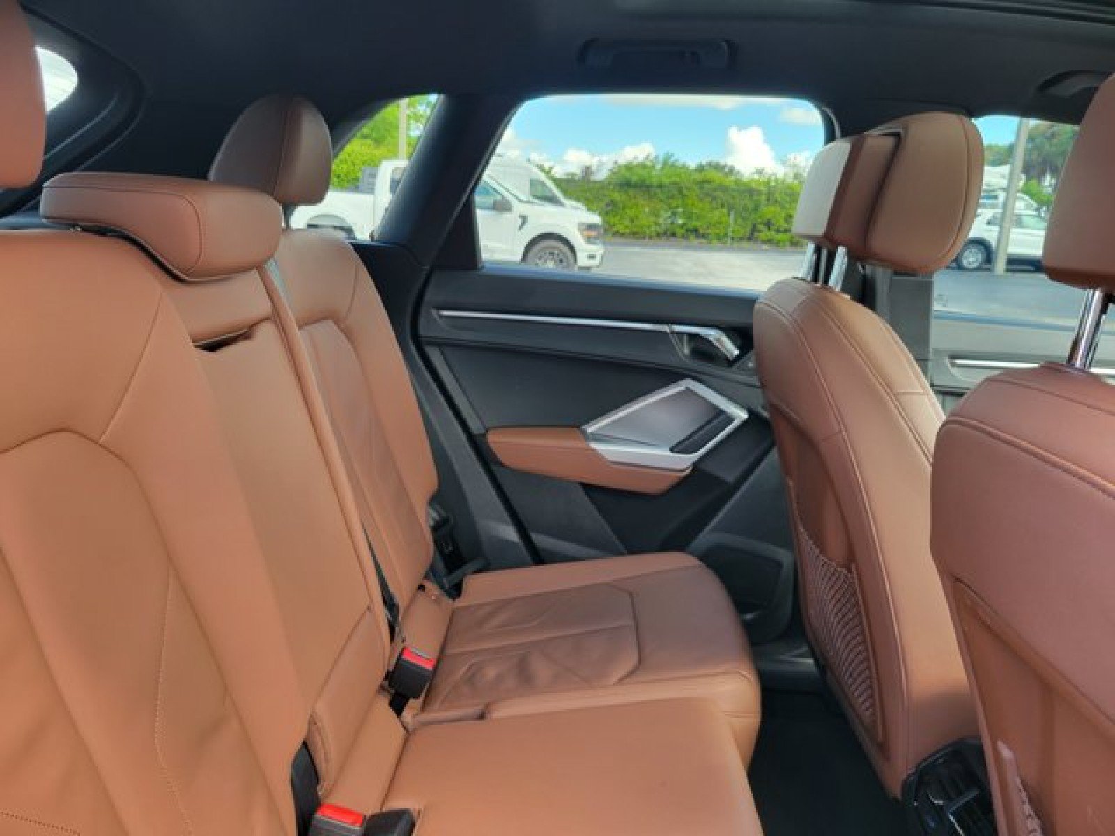 Used 2020 Audi Q3 2.0T Premium w/ Convenience Package AWD/4WD image 31