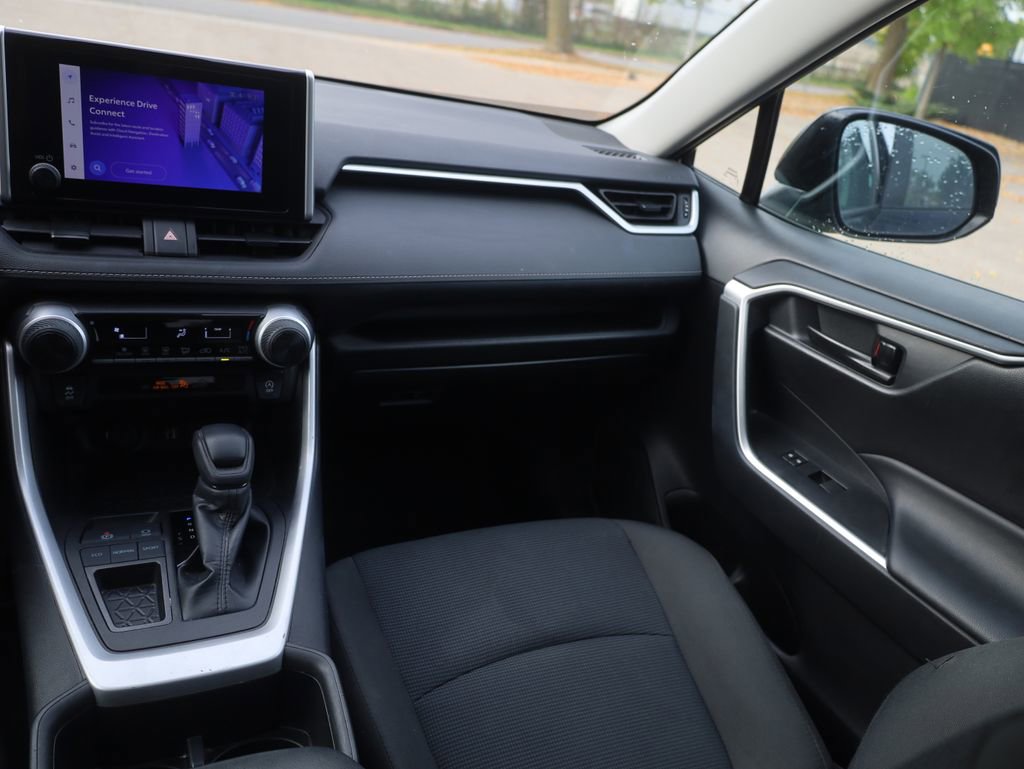 Used 2024 Toyota RAV4 LE image 20