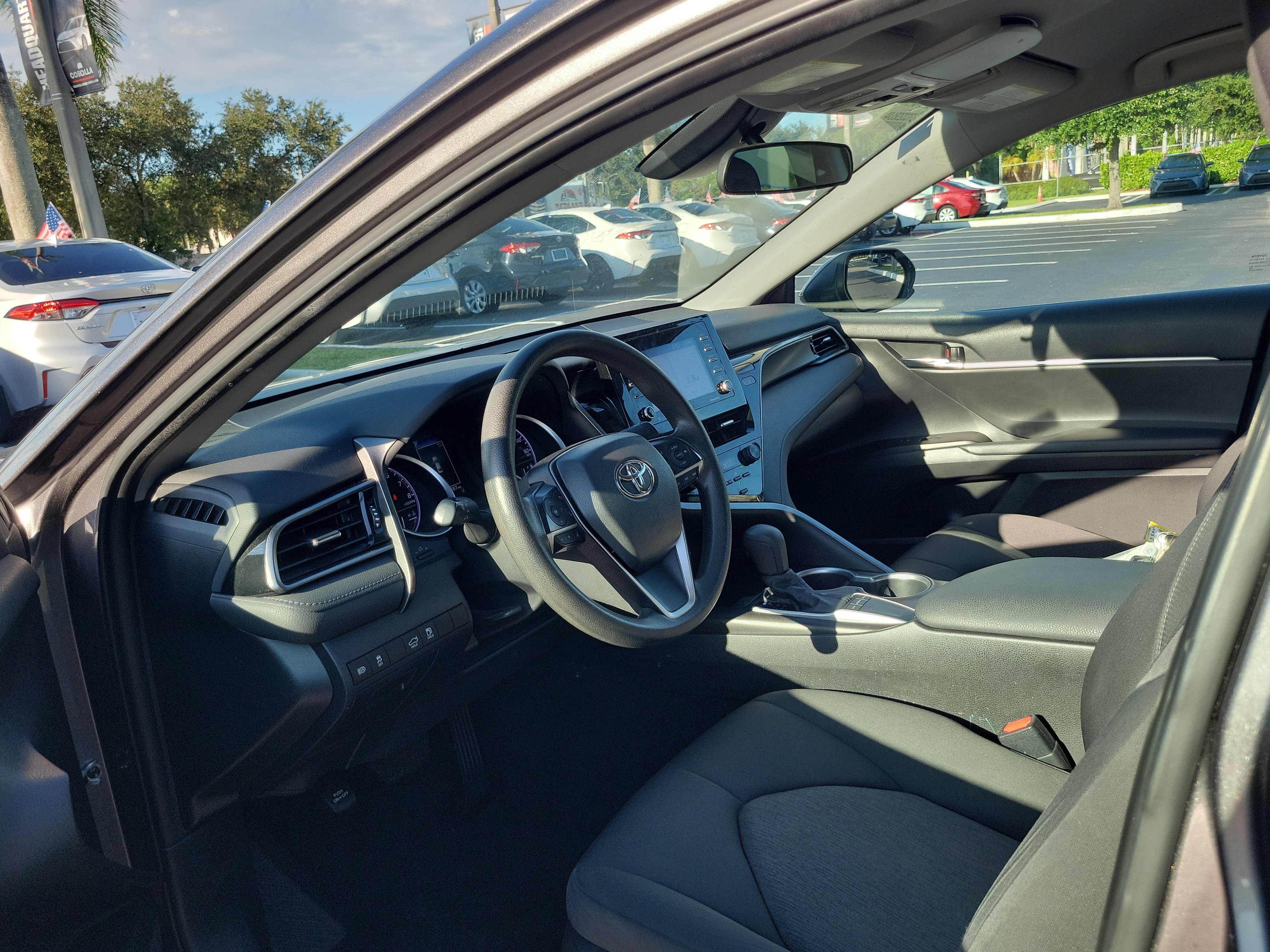 Used 2022 Toyota Camry LE FWD image 20